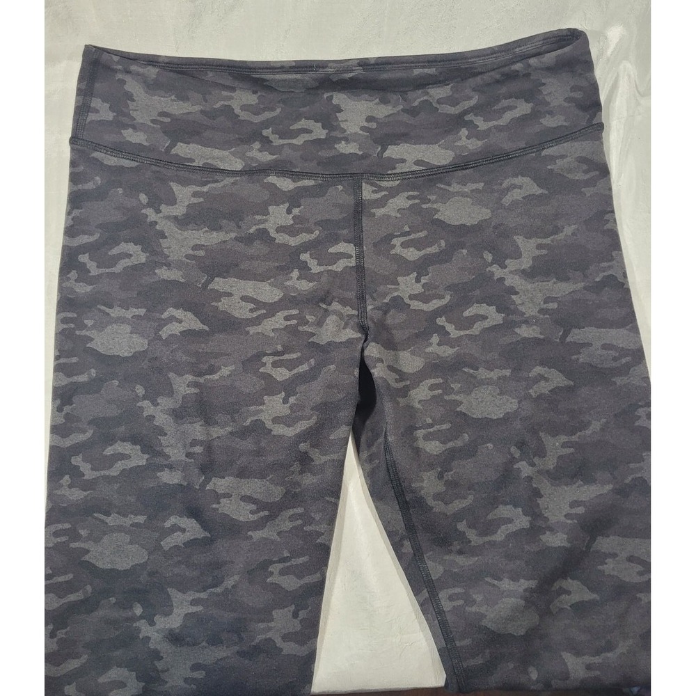 Fabletics Women's Mid-Rise Heatherknit Performance Leggings - Grey‎ Camo - XL